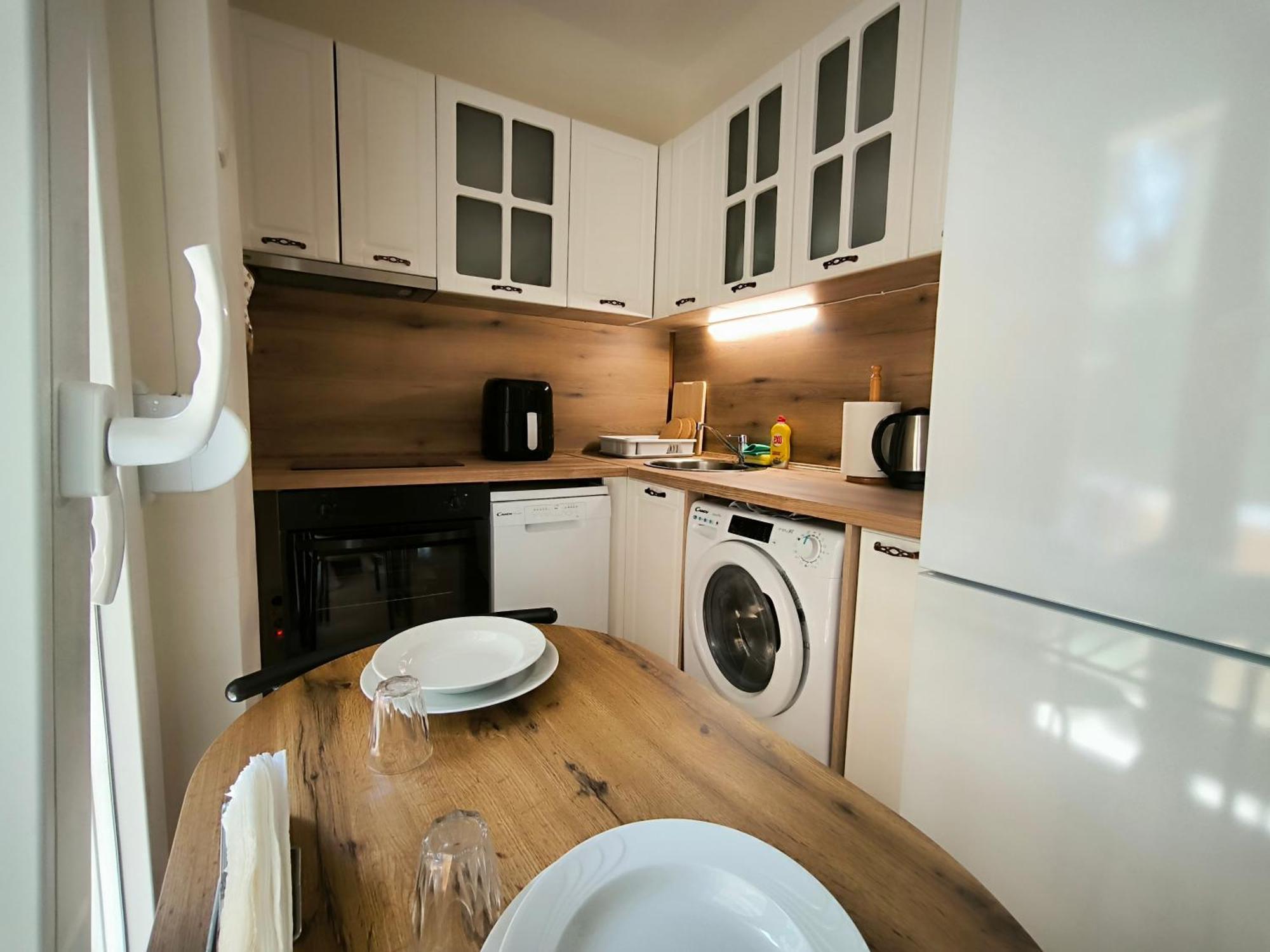 Port View, Veranda, 80 Sqm, Spacious Place For 6 Selanik Dış mekan fotoğraf