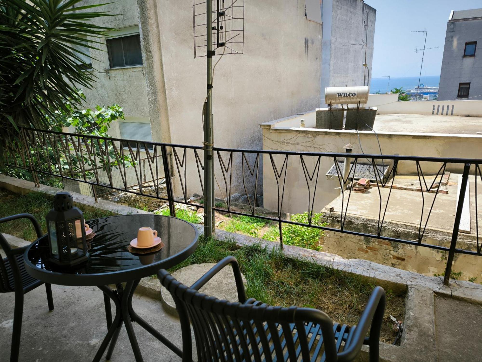 Port View, Veranda, 80 Sqm, Spacious Place For 6 Selanik Dış mekan fotoğraf